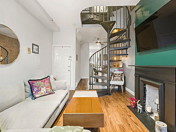 4th image of 343 4th St APT 6
