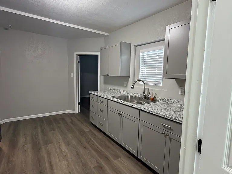 118 Cantrell Dr — Photo 4