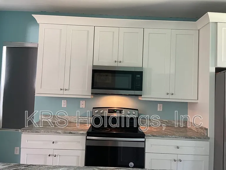 1333 Reservoir Ave — Photo 5
