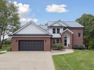 5782 Deer Meadow Trl, North Branch, MI 48461