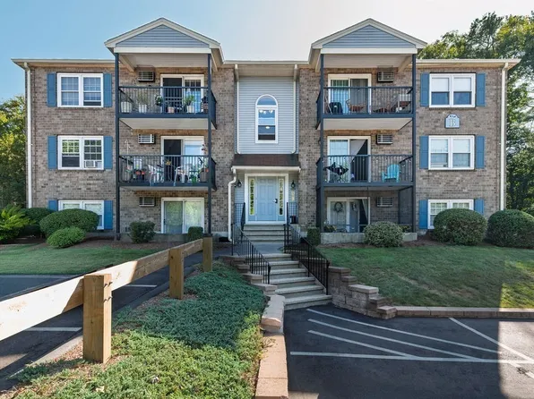 610 S Franklin St APT B204, Holbrook, MA 02343