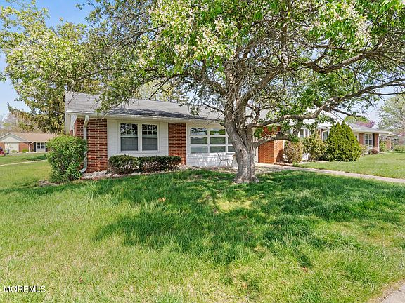 4th image of 293A Malvern Court E