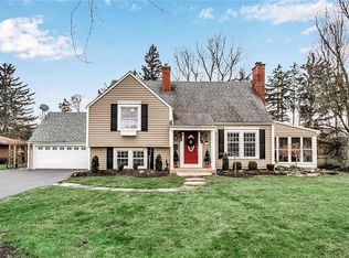 4144 Oakwood Dr, Williamsville, NY 14221
