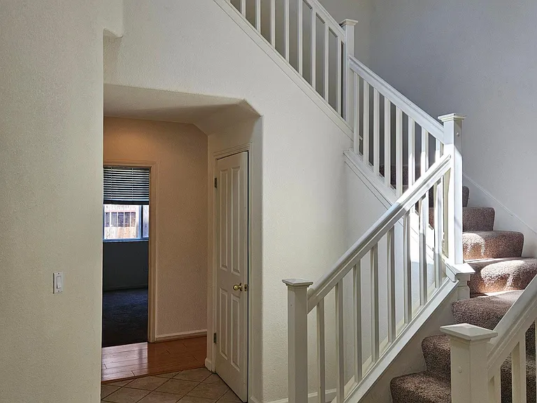 624 Aiello St — Photo 7