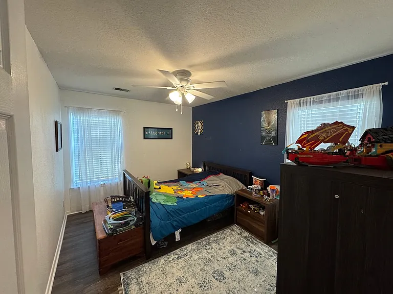 193 University Pkwy — Photo 14