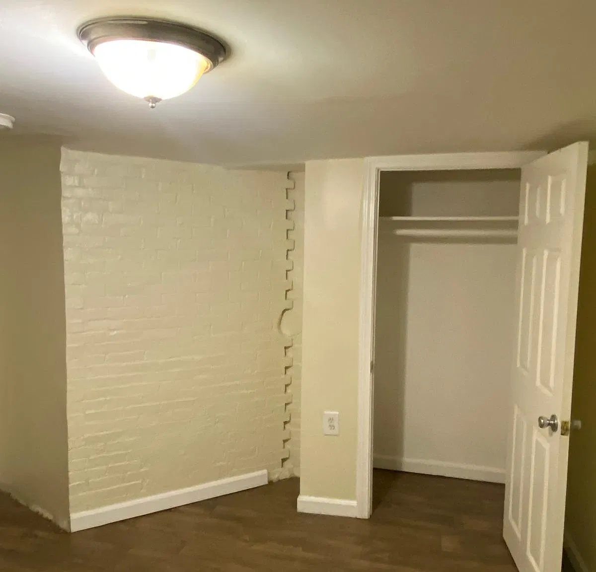 1 bed, 2900 sqft, $750 — Photo 3