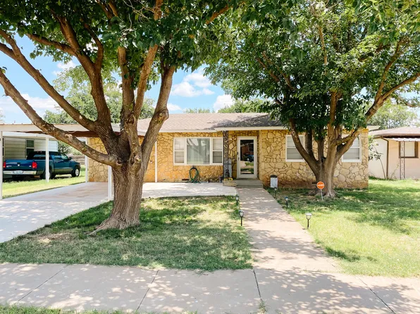 940 S 18th St, Slaton, TX 79364