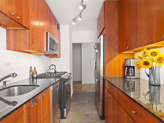 4th image of 180 W End Ave APT 12M