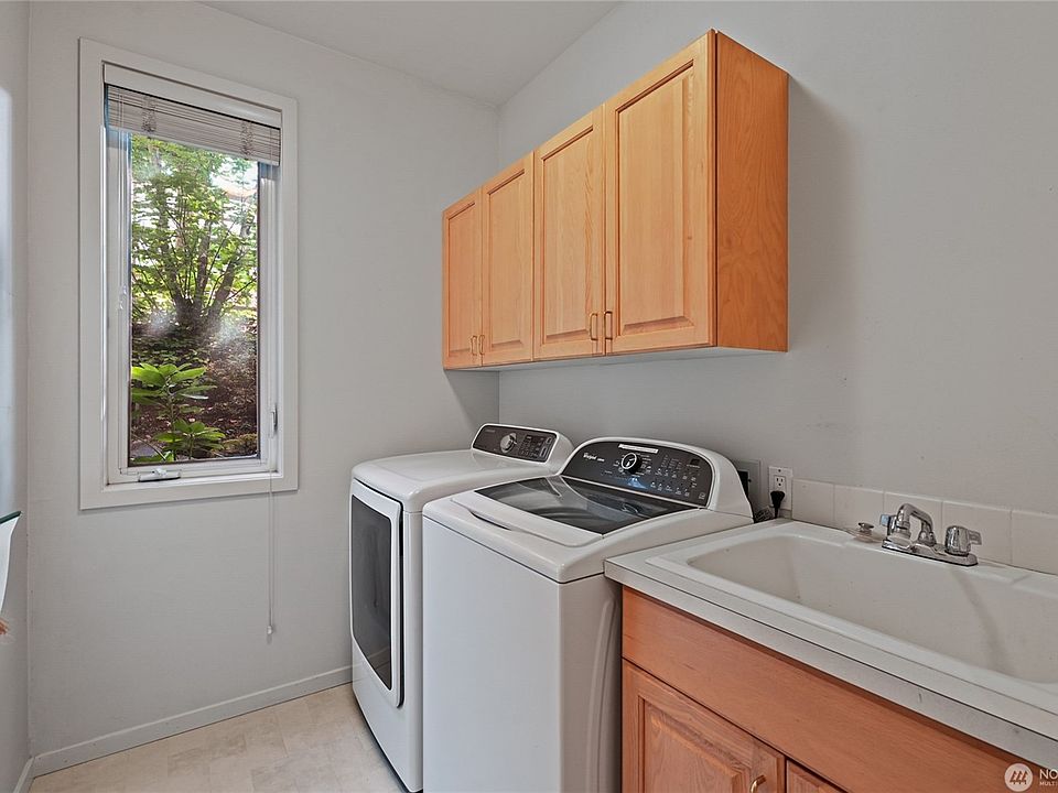 1st image of 702 Kirkland Way APT 1