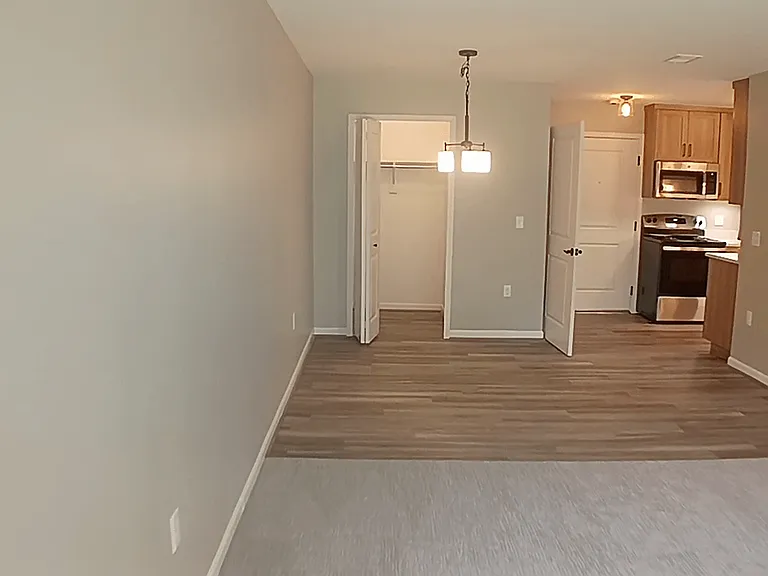 Prentiss Pointe Apartments — Photo 77