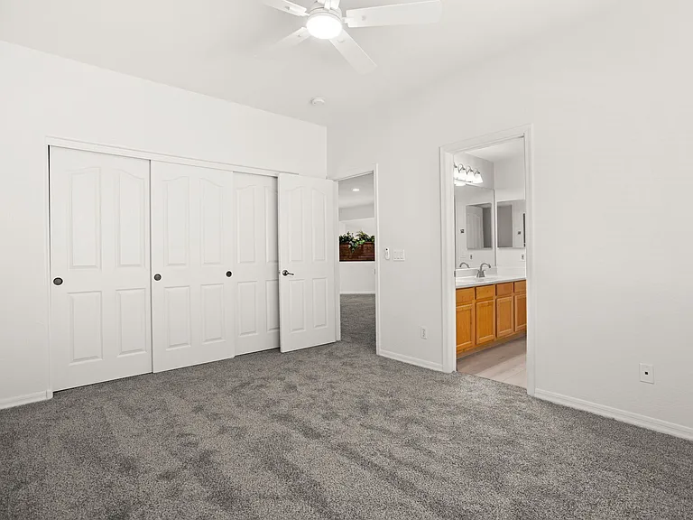 1247 E Kenwood St — Photo 27