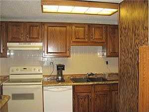 4th image of 1286 Saybrook Ave