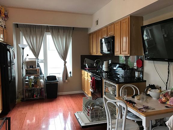 4th image of 535 N 12th St APT B3