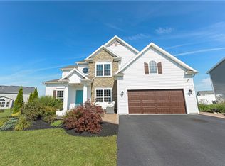 39 Gainsborough Pl, West Henrietta, NY 14586
