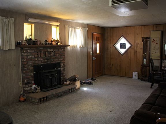 5th image of 300 Woodland Dr