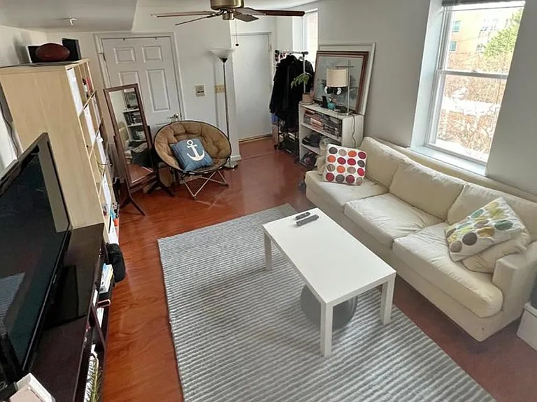 836 S Bond St — Photo 1