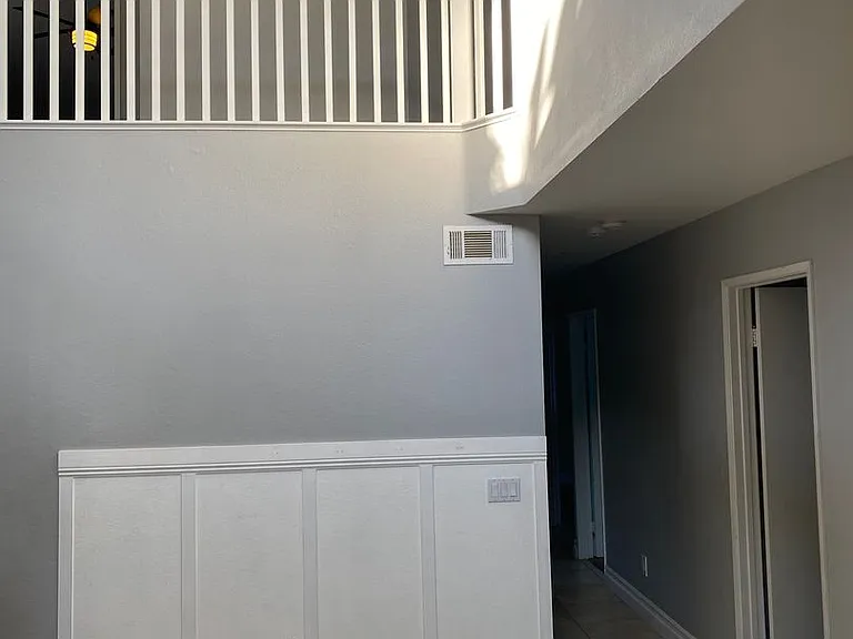 823 Viewpointe Ln — Photo 3