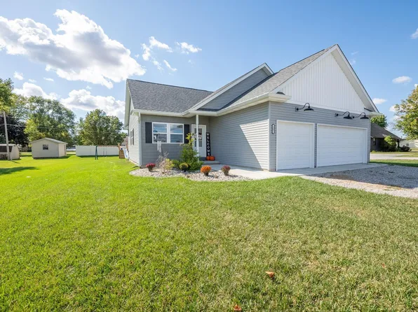 907 E Columbia St, Flora, IN 46929