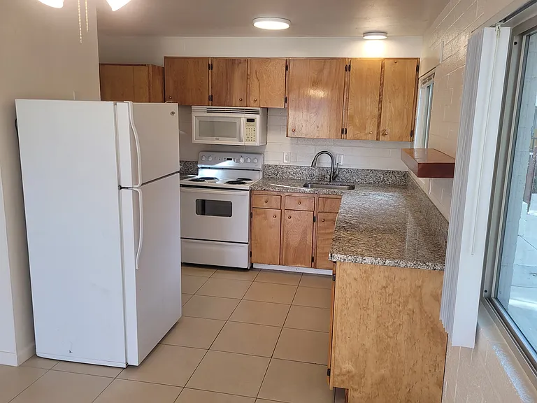 Parkview Manor Apartments — Photo 18