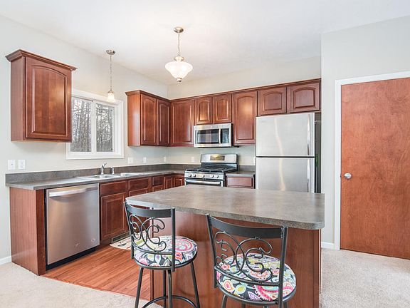 4th image of 5792 Grand Oaks Dr NE