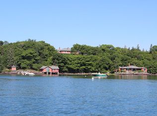 19 Crosstrees Rd, North Haven, ME 04853