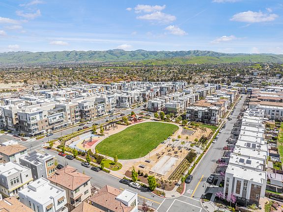2 parks in the neighborhood