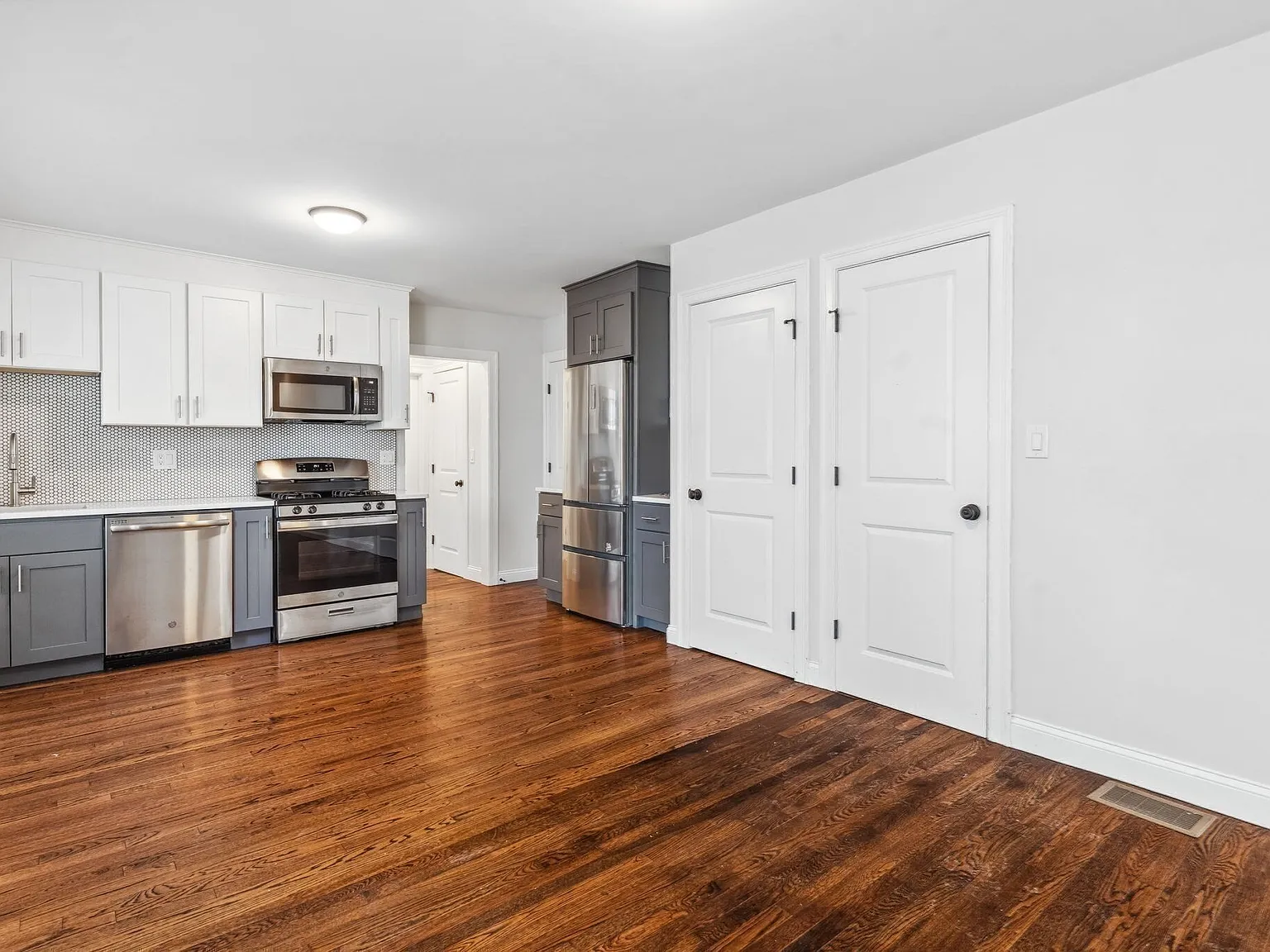 183 Whitwell Street - 1 — Photo 4