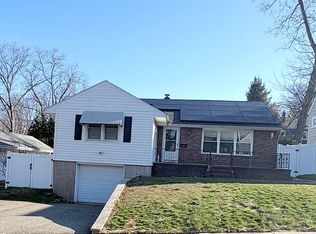 57 Roosevelt Ave, Hasbrouck Heights, NJ
