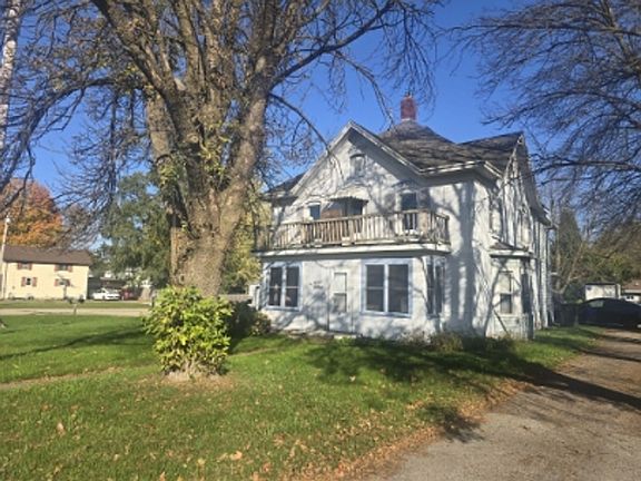 4th image of 406 N Bridge St #A