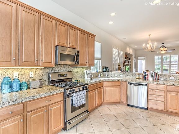 2nd image of 80574 Hoylake Dr