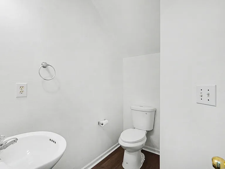 7514 Abigail Glen Dr — Photo 17