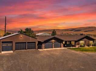 3672 N Wenas Rd, Selah, WA 98942