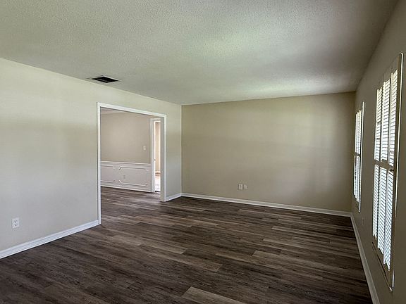 4th image of 134 Glendale Dr