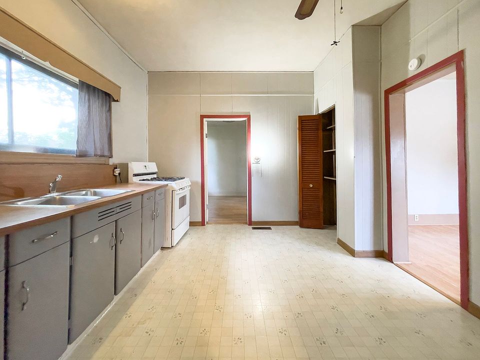 1st image of 1810 E 6th St #1810