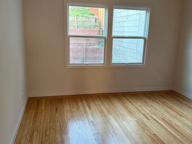 171 Alexander Ave — Photo 5
