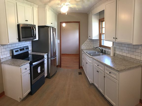 3rd image of 3049 Lowrance Dr