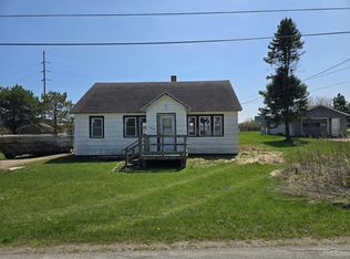 1403 2nd Ave N, Gladstone, MI 49837