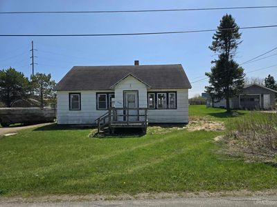 1403 2nd Ave N, Gladstone, MI, 49837