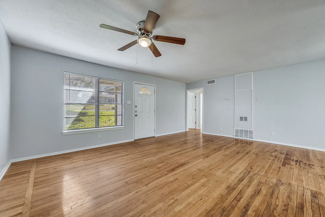 7 Pershing Drive - Unit... — Photo 1