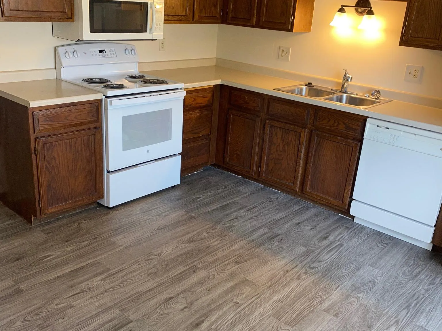2 bed, 1200 sqft, $1,695 — Photo 4