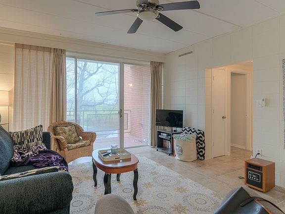 2nd image of 904 Brightwood Manor Dr #A-8