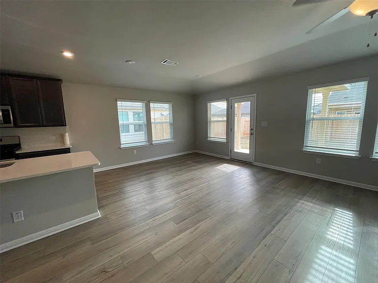 404 Grasslands Trl — Photo 16