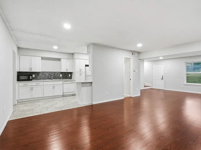 8121 Ferguson Rd #8121 — Photo 7