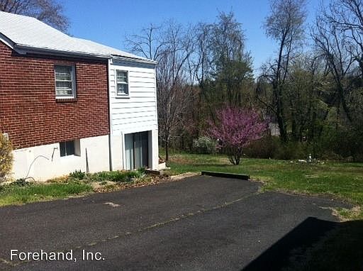 2nd image of 2042 Hughes Ave
