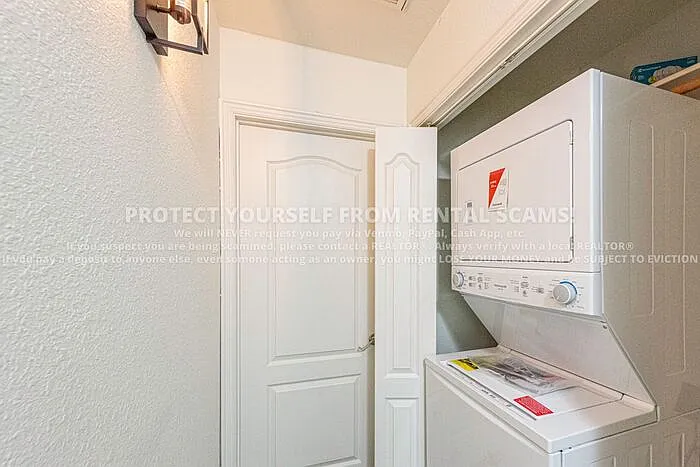 766 W Breeze Cv #766 — Photo 12
