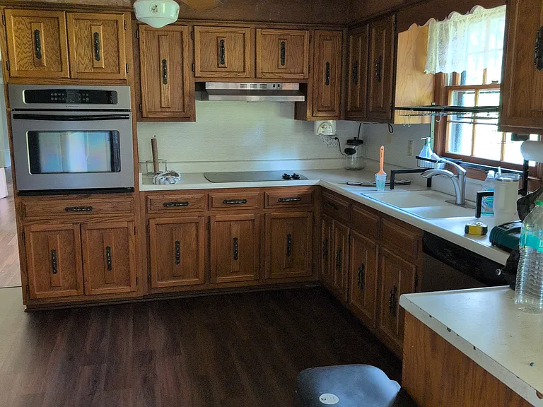 135 Marilyn Dr E — Photo 10