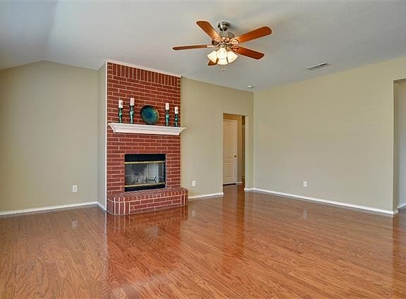 4th image of 110 Melody Cir