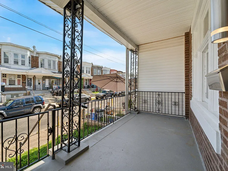 127 W Albanus St — Photo 15