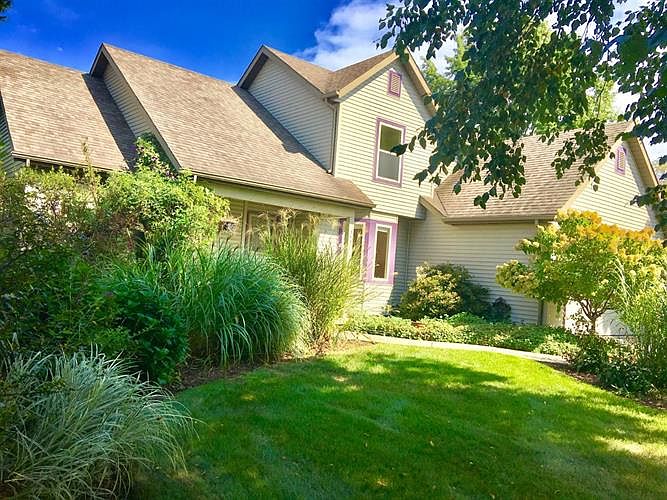 1st image of 345 Arlington Ct