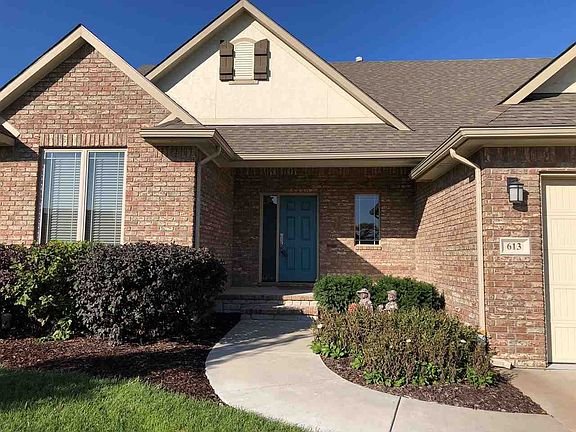 2nd image of 613 N Lakecrest Cir